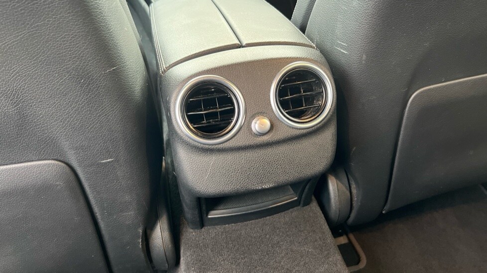 Used Mercedes-Benz C Class 2015 for sale - 76941100: Photo 36