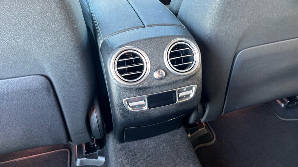 Used Mercedes-Benz GLC 2023 for sale - 76874081: Photo 36