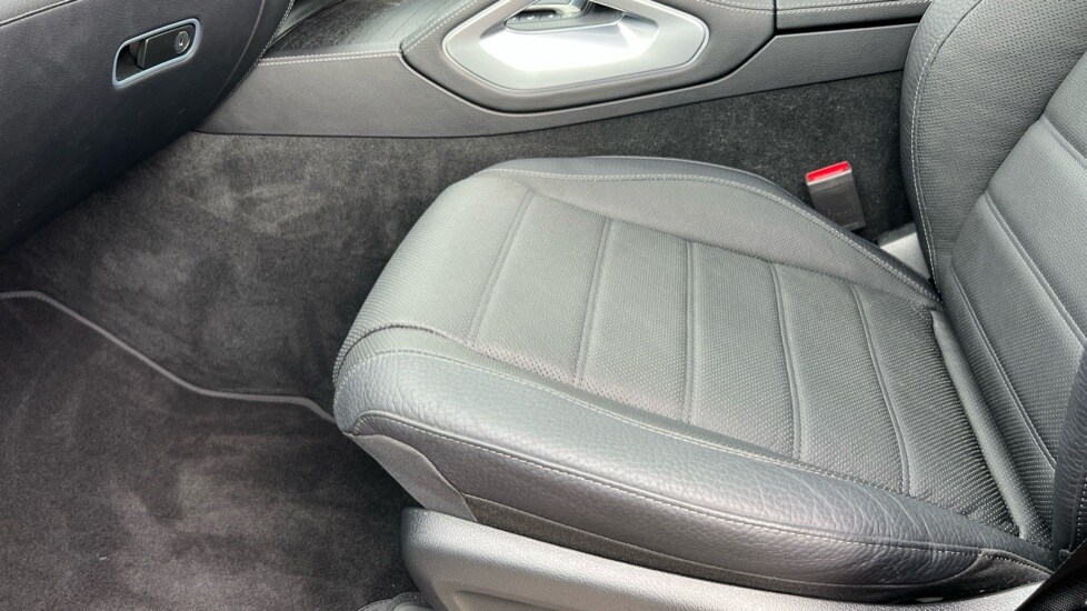 Used Mercedes-Benz GLE 2024 for sale - 77010235: Photo 38