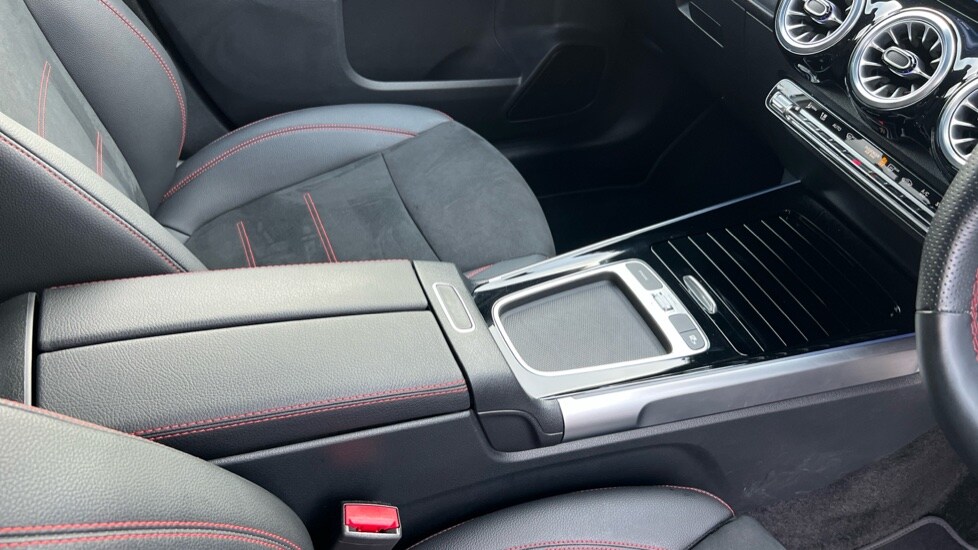 Used Mercedes-Benz GLB 2024 for sale - 76873614: Photo 34