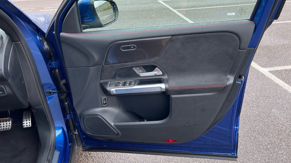 Used Mercedes-Benz GLB 2024 for sale - 76556849: Photo 37