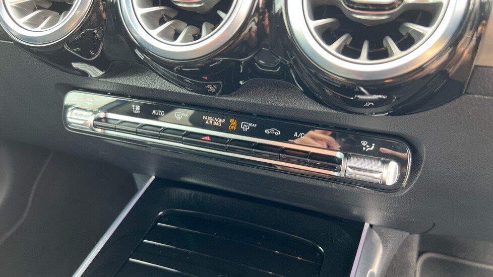 Used Mercedes-Benz GLB 2024 for sale - 76556849: Photo 42