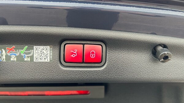 Used Mercedes-Benz C Class 2025 for sale - 76297340: Photo 44