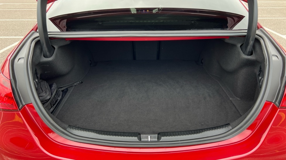 Used Mercedes-Benz C Class 2024 for sale - 76868931: Photo 17