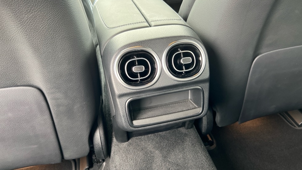 Used Mercedes-Benz C Class 2024 for sale - 76868931: Photo 36