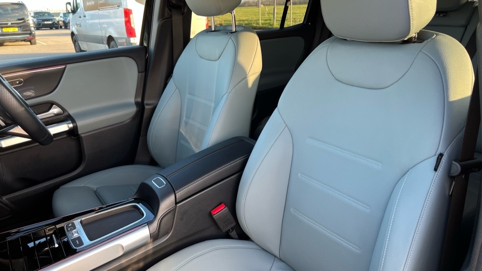 Used Mercedes-Benz GLB 2025 for sale - 77031413: Photo 14