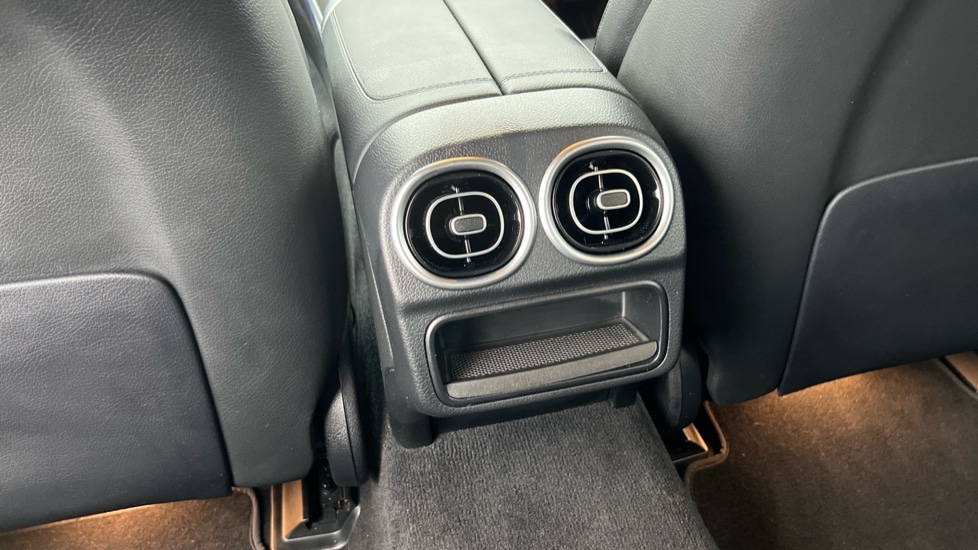 Used Mercedes-Benz C Class 2024 for sale - 75959584: Photo 36