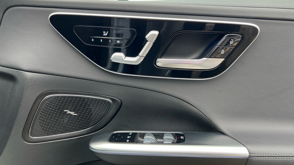 Used Mercedes-Benz C Class 2024 for sale - 76272926: Photo 37