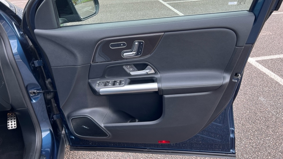 Used Mercedes-Benz GLA 2023 for sale - 76350731: Photo 37