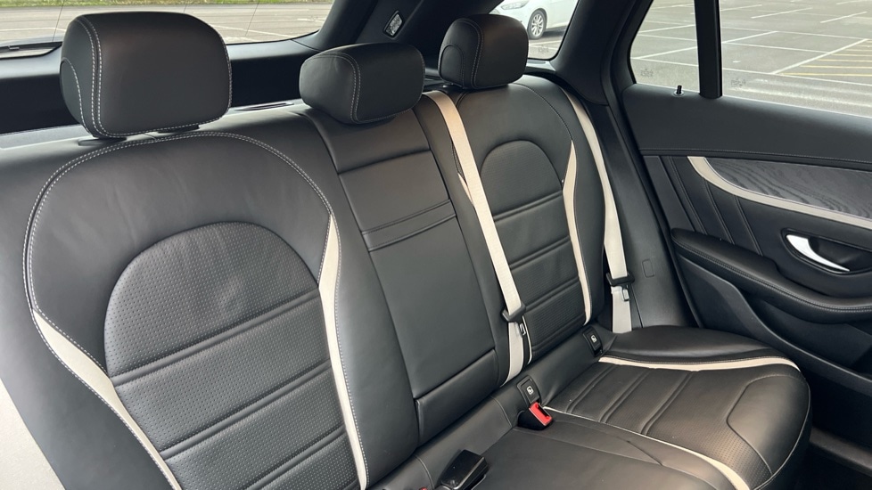 Used Mercedes-Benz GLC 2020 for sale - 76872484: Photo 15