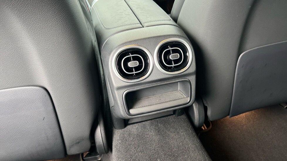 Used Mercedes-Benz C Class 2022 for sale - 76870478: Photo 36