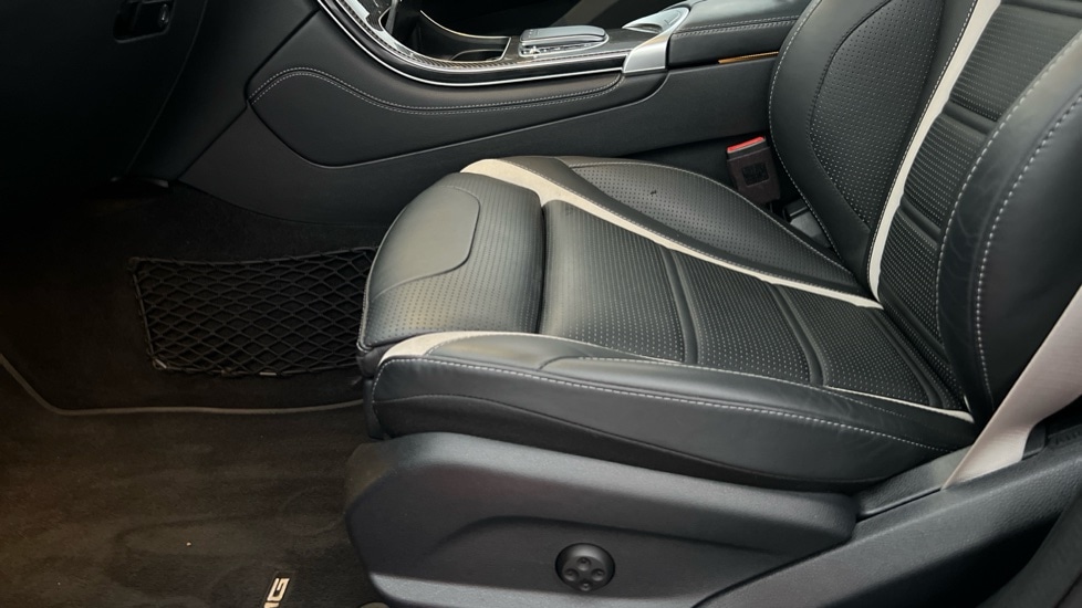 Used Mercedes-Benz GLC 2020 for sale - 76874263: Photo 39