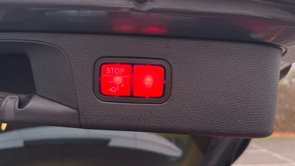 Used Mercedes-Benz GLC 2020 for sale - 76874263: Photo 45