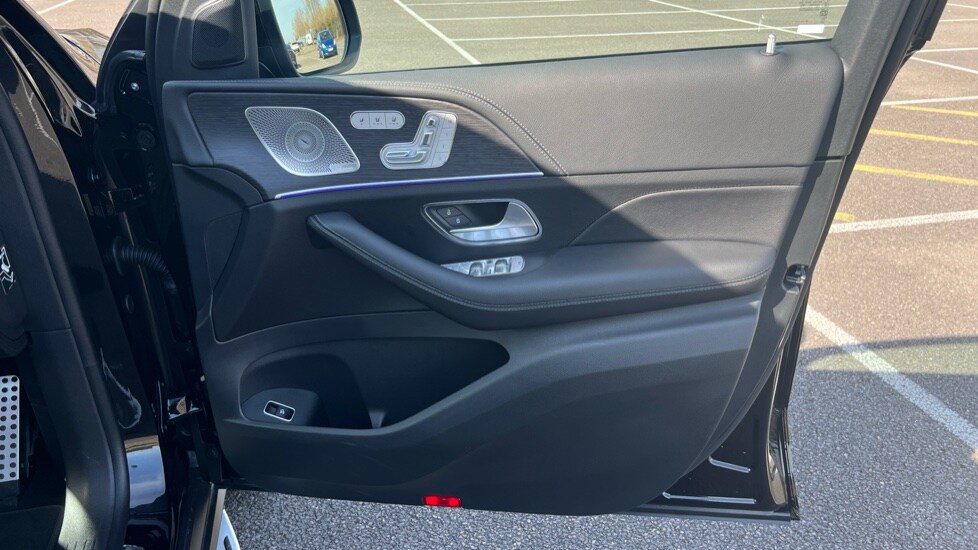 Used Mercedes-Benz GLS 2025 for sale - 76514801: Photo 37