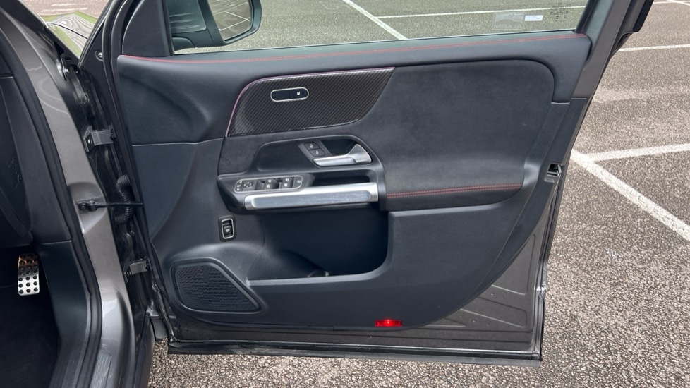 Used Mercedes-Benz GLB 2024 for sale - 76873620: Photo 37