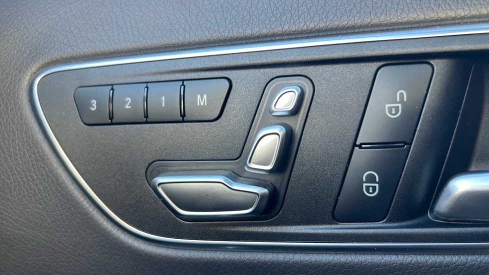 Used Mercedes-Benz A-Class 2017 for sale - 76872804: Photo 44