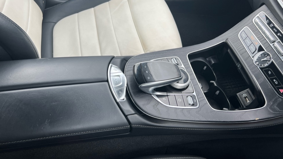 Used Mercedes-Benz E Class 2019 for sale - 76872603: Photo 34