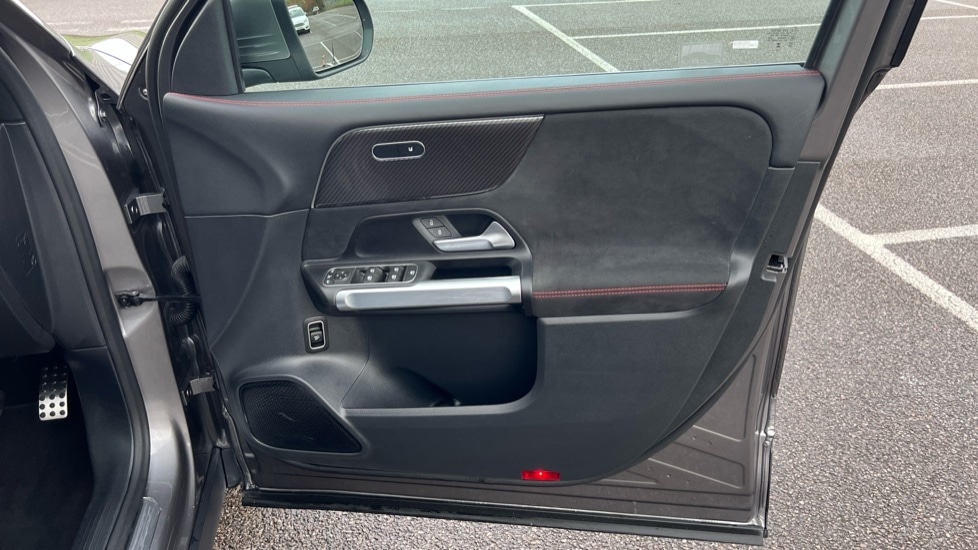 Used Mercedes-Benz GLB 2024 for sale - 76873607: Photo 37