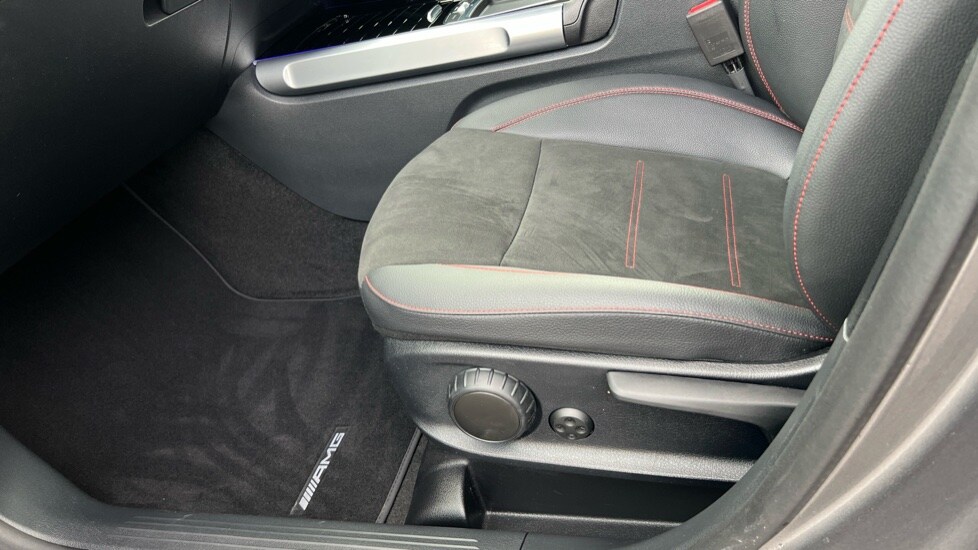 Used Mercedes-Benz GLB 2024 for sale - 76873607: Photo 39