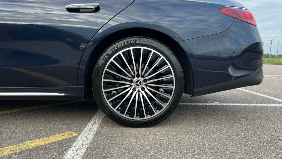 Used Mercedes-Benz E Class 2024 for sale - 76272993: Photo 26