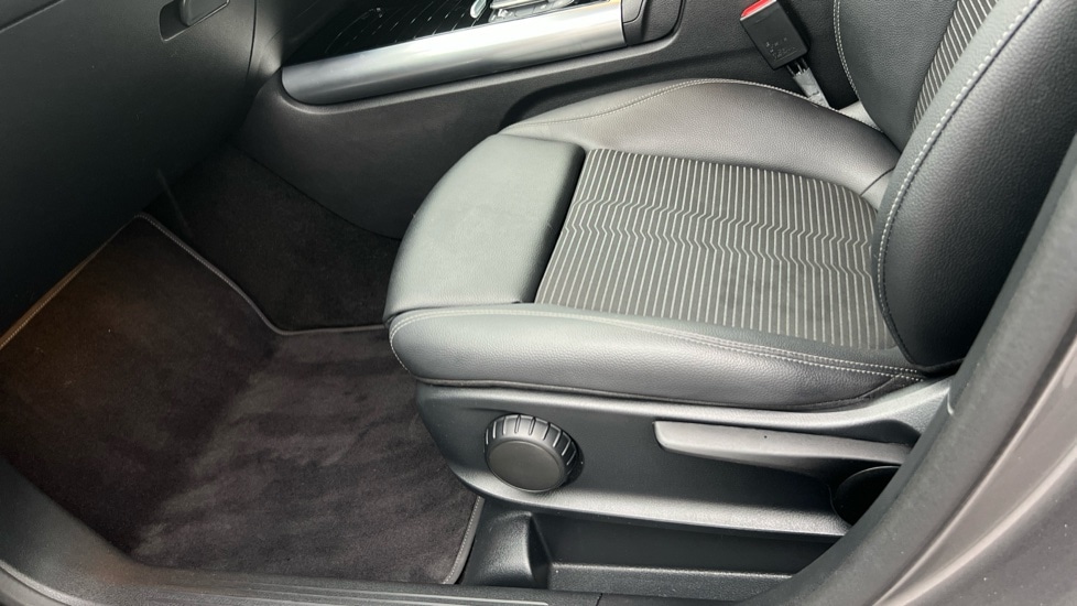 Used Mercedes-Benz GLA 2021 for sale - 76556943: Photo 39