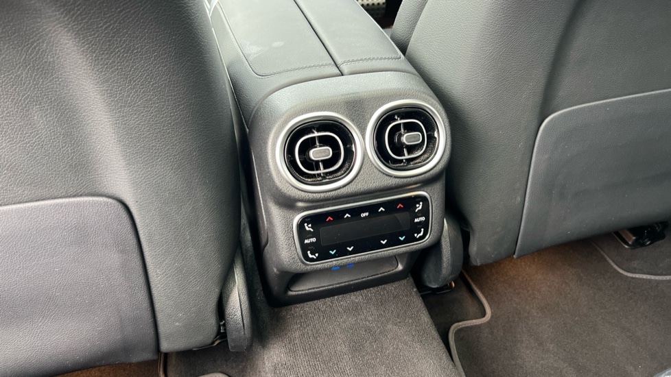 Used Mercedes-Benz GLC 2024 for sale - 76873369: Photo 36