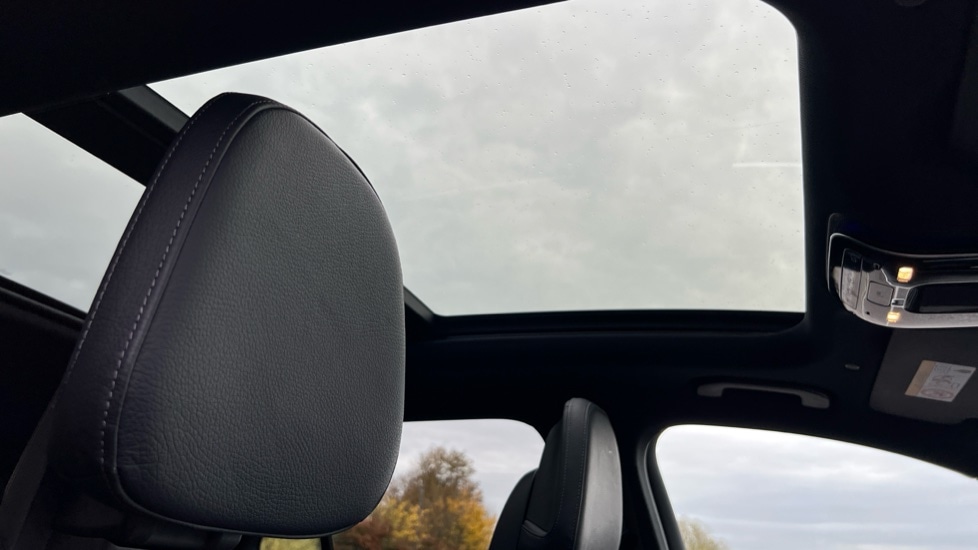 Used Mercedes-Benz GLC 2024 for sale - 76873369: Photo 38