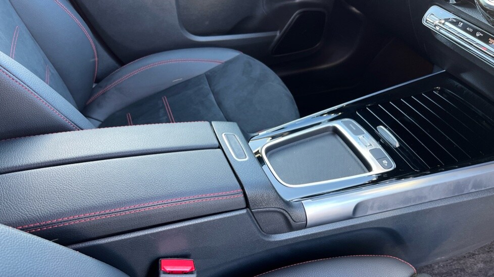 Used Mercedes-Benz GLB 2024 for sale - 77067800: Photo 34