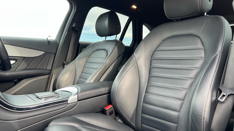 Used Mercedes-Benz GLC 2022 for sale - 76428234: Photo 14