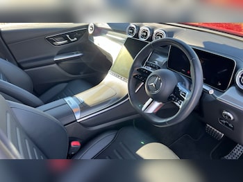 Used Mercedes-Benz GLC 2024 for sale - 76290010: Photo 3