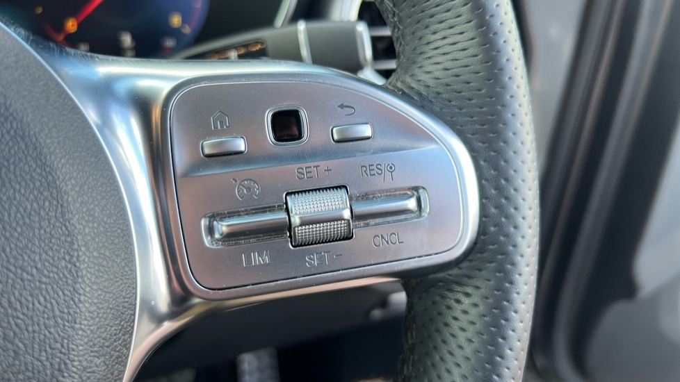 Used Mercedes-Benz GLC 2022 for sale - 76130603: Photo 29