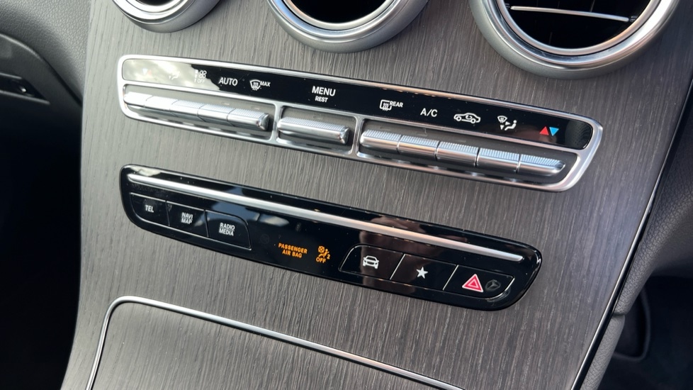 Used Mercedes-Benz GLC 2022 for sale - 76130603: Photo 42