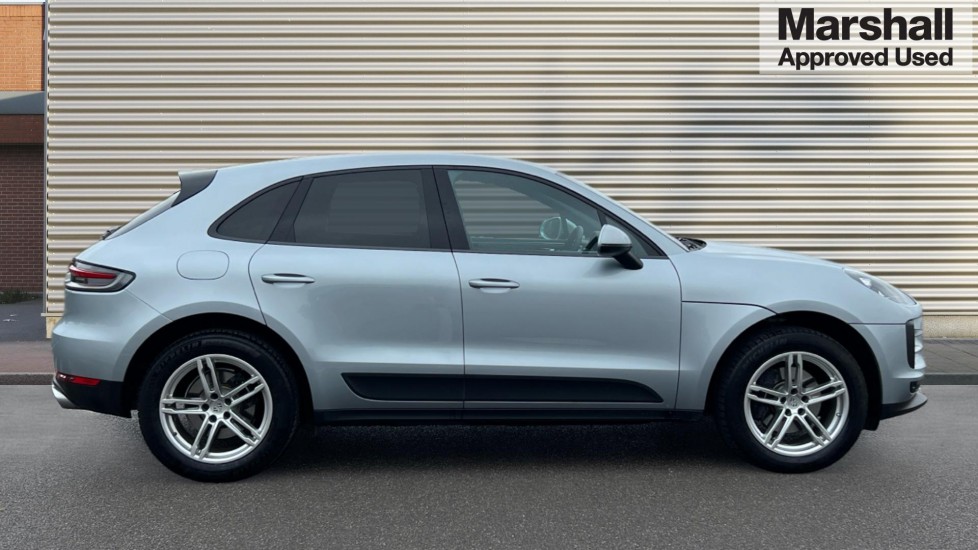 Used Porsche Macan 2020 for sale - 75967203: Photo 2