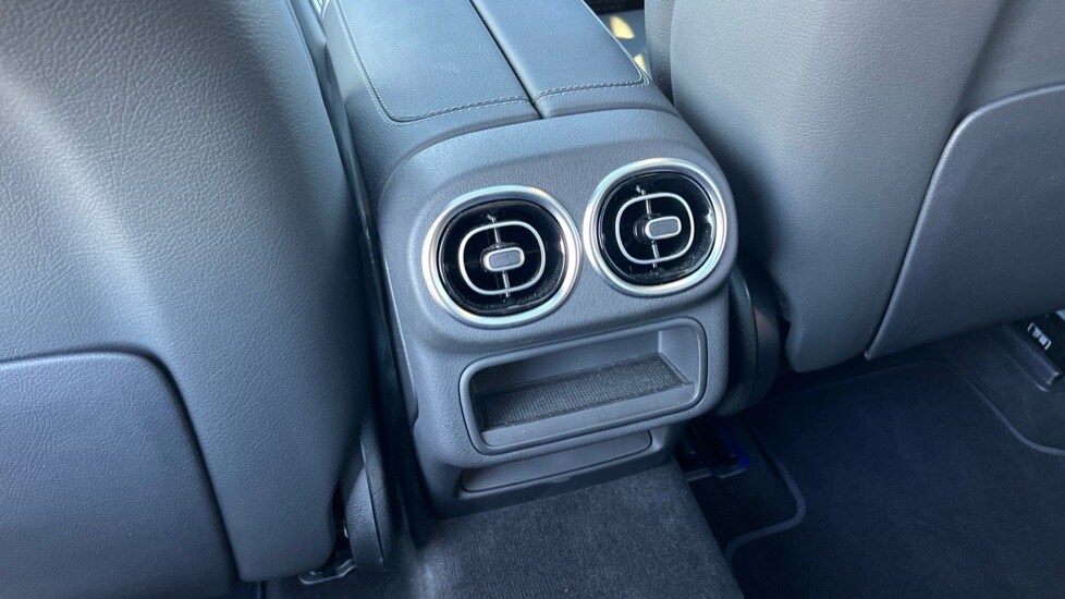 Used Mercedes-Benz GLC 2024 for sale - 76873589: Photo 36