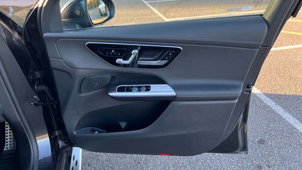 Used Mercedes-Benz GLC 2024 for sale - 76873589: Photo 37