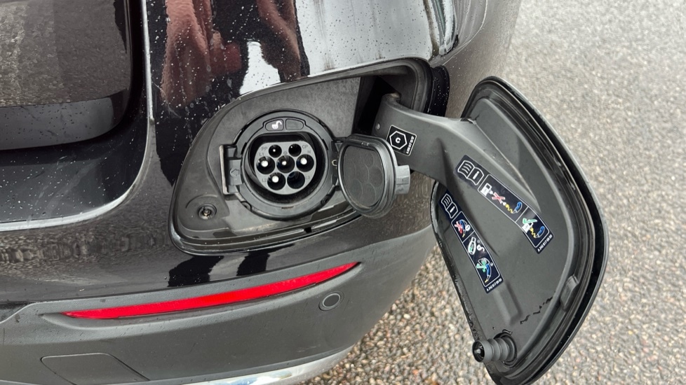 Used Mercedes-Benz GLC 2022 for sale - 76966801: Photo 28