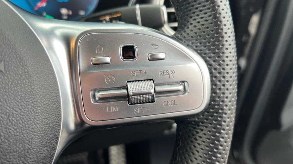 Used Mercedes-Benz GLC 2022 for sale - 76966801: Photo 29