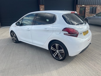 Used Peugeot 208 2015 for sale - 75626666: Photo