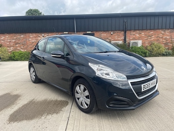 Used Peugeot 208 2015 for sale - 75626661: Photo