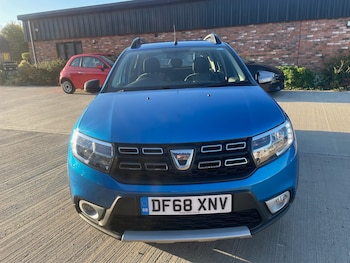 Used Dacia Sandero Stepway 2019 for sale - 76070077: Photo