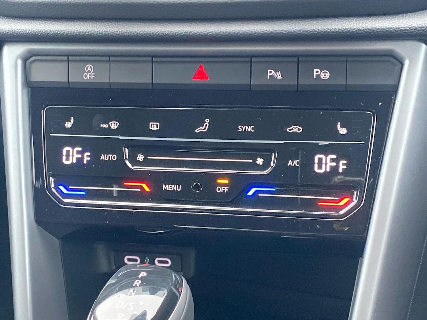 Used Volkswagen T-Roc 2025 for sale - 76127147: Photo 12