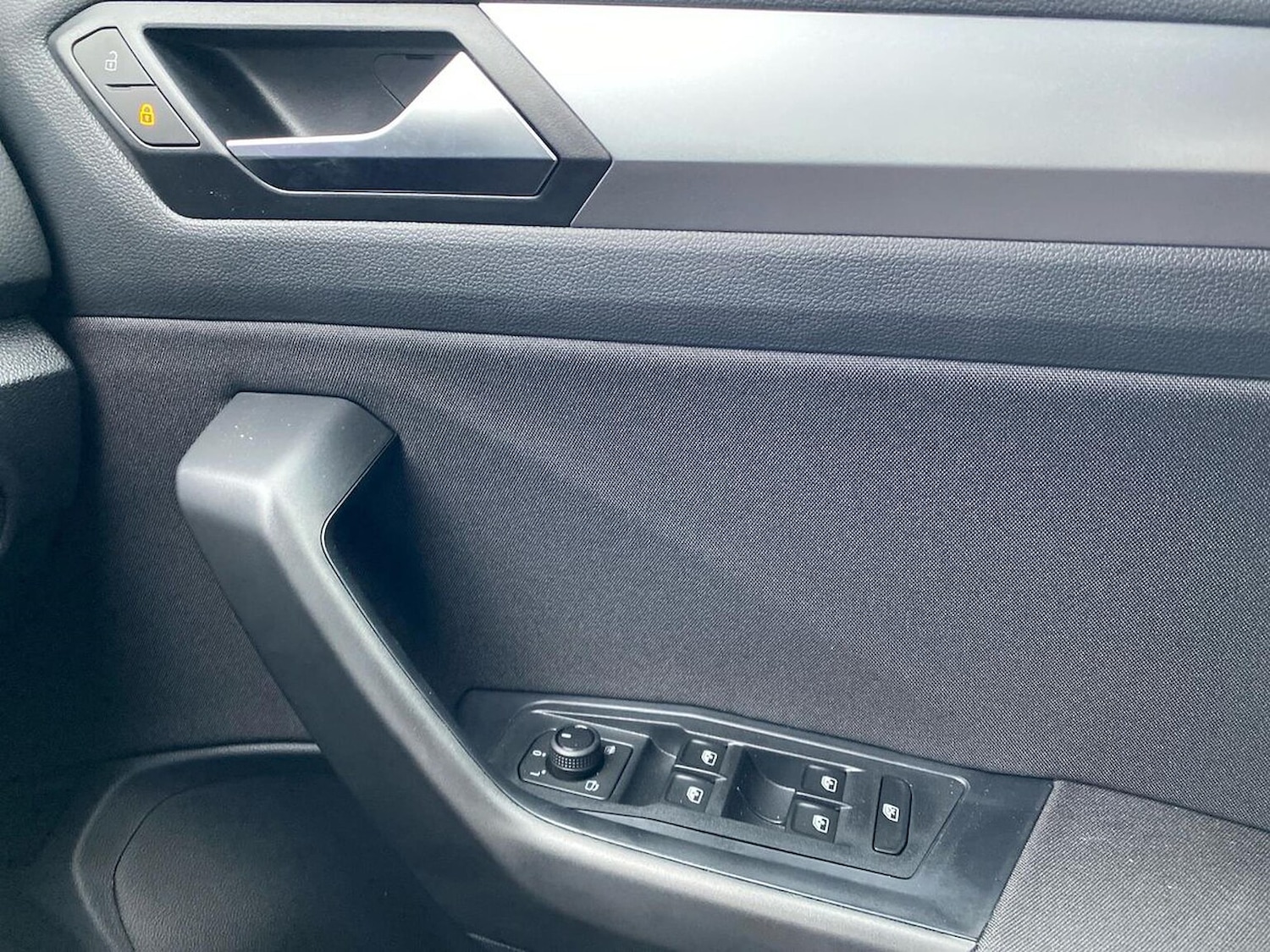 Used Volkswagen T-Roc 2025 for sale - 76127147: Photo 21