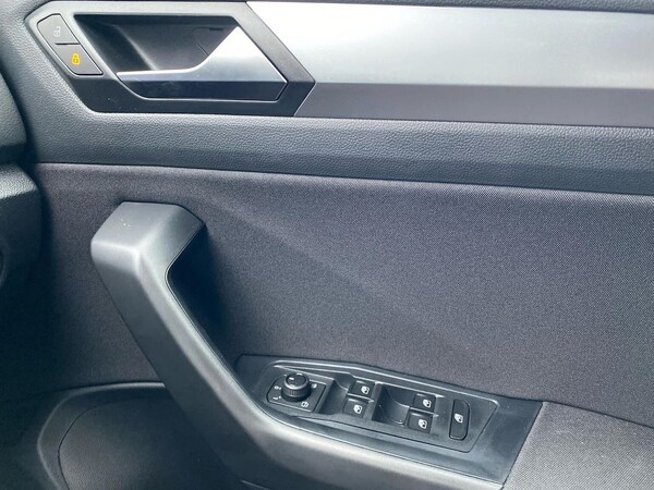 Used Volkswagen T-Roc 2025 for sale - 76127147: Photo 21
