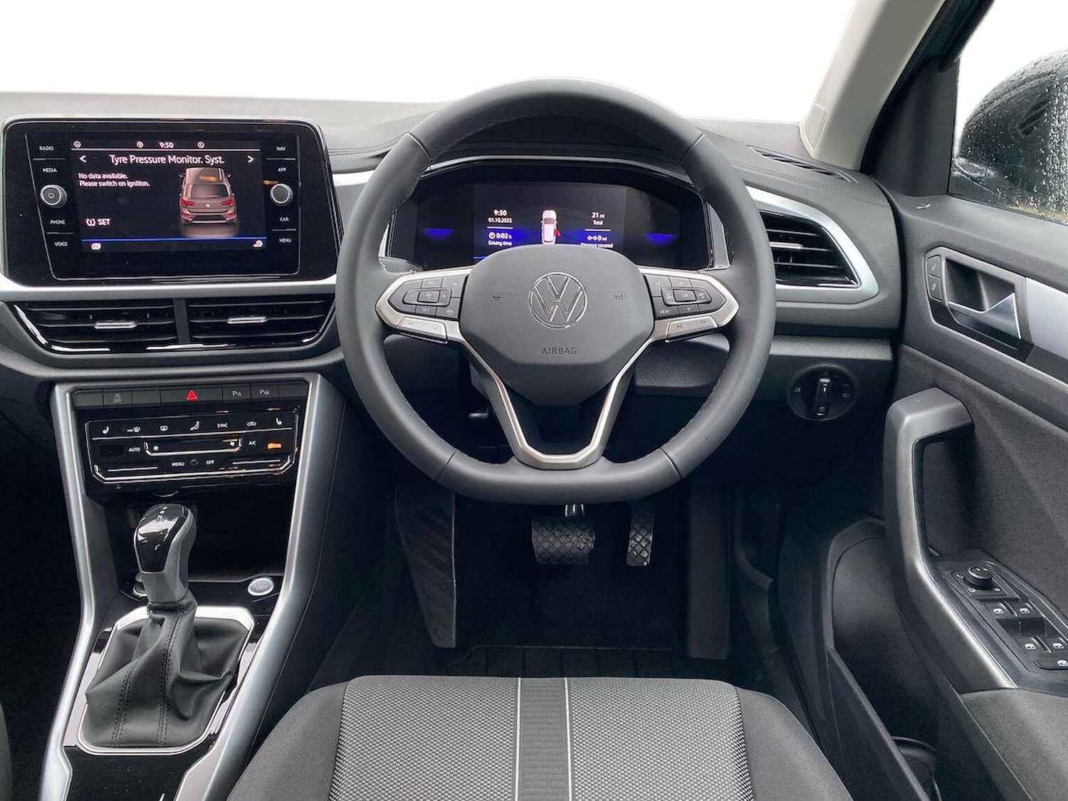 Used Volkswagen T-Roc 2025 for sale - 76127147: Photo 9