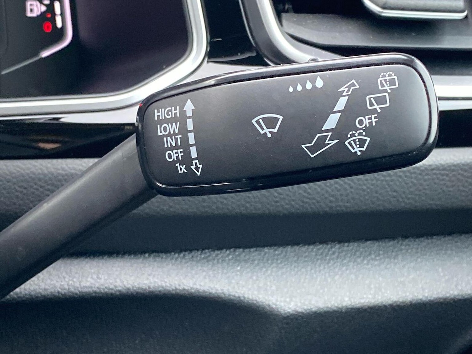 Used Volkswagen T-Roc 2022 for sale - 77488135: Photo 28