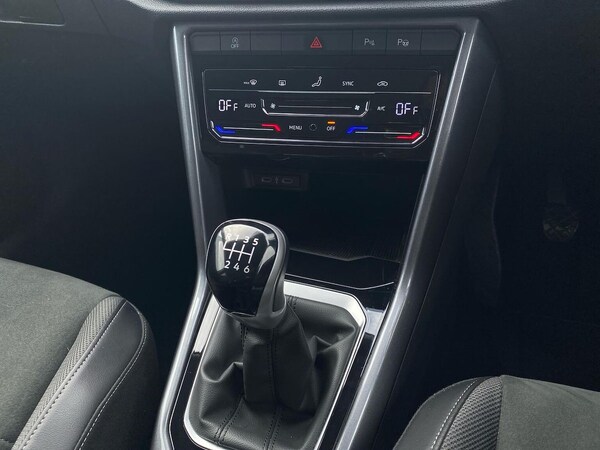 Used Volkswagen T-Roc 2023 for sale - 75987663: Photo 13