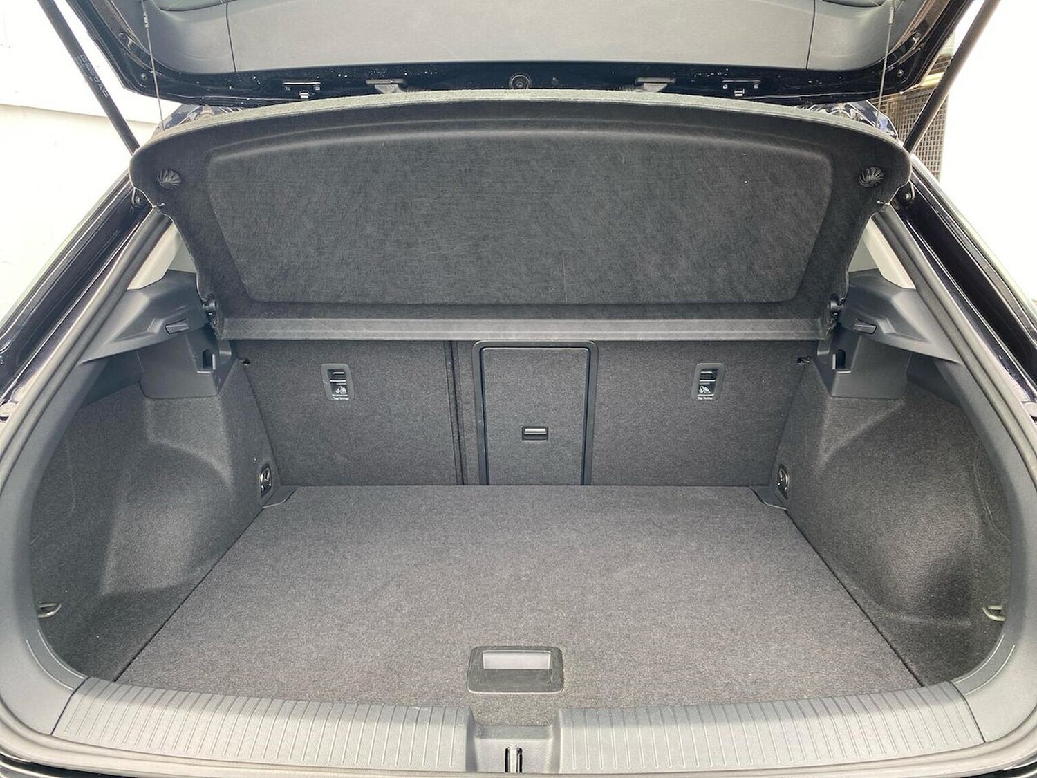 Used Volkswagen T-Roc 2023 for sale - 75987663: Photo 17