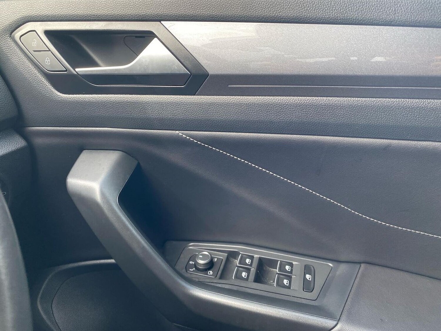 Used Volkswagen T-Roc 2023 for sale - 75987663: Photo 21