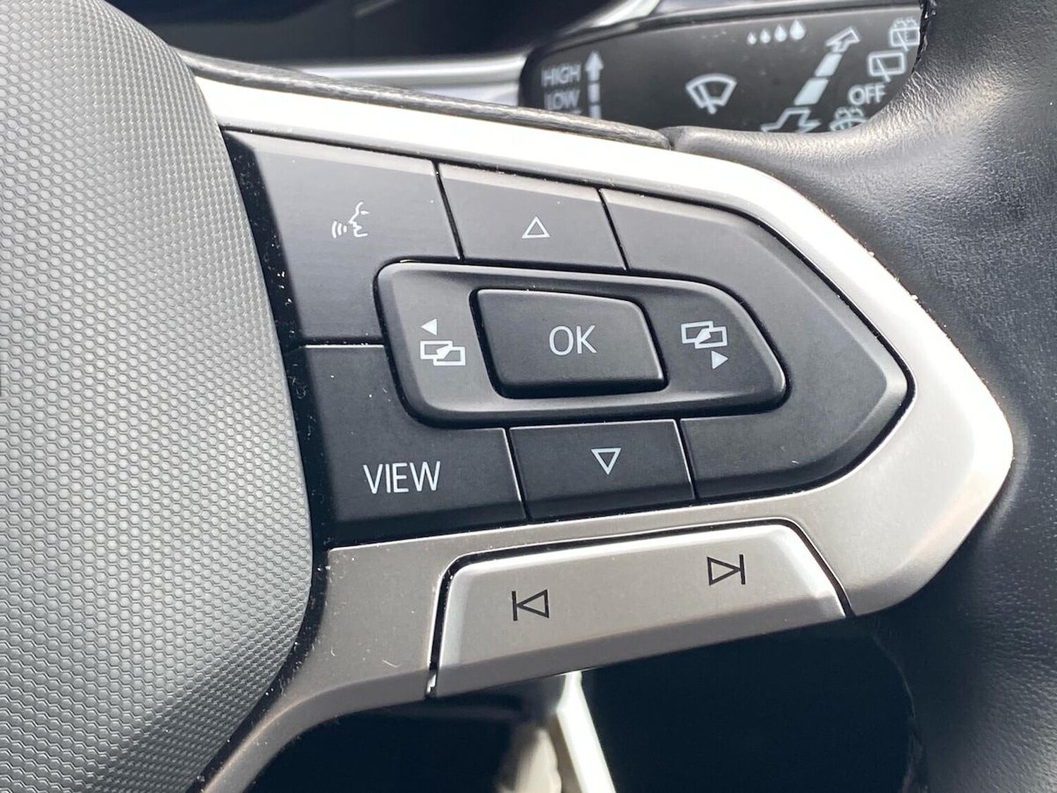 Used Volkswagen T-Roc 2023 for sale - 75987663: Photo 26