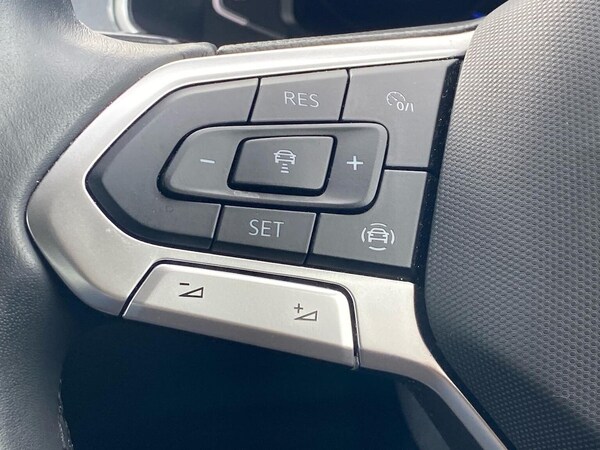 Used Volkswagen T-Roc 2023 for sale - 75987663: Photo 27